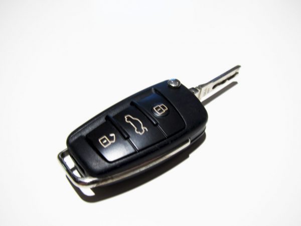Ключ Audi 8X0 837 220